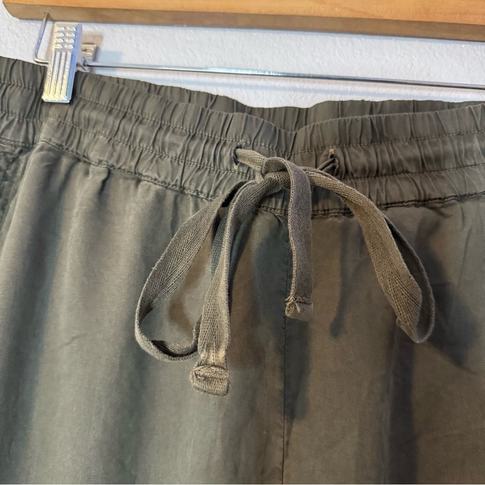 New Caslon Olive Green Women's Joggers Small - Picture 7 of 14